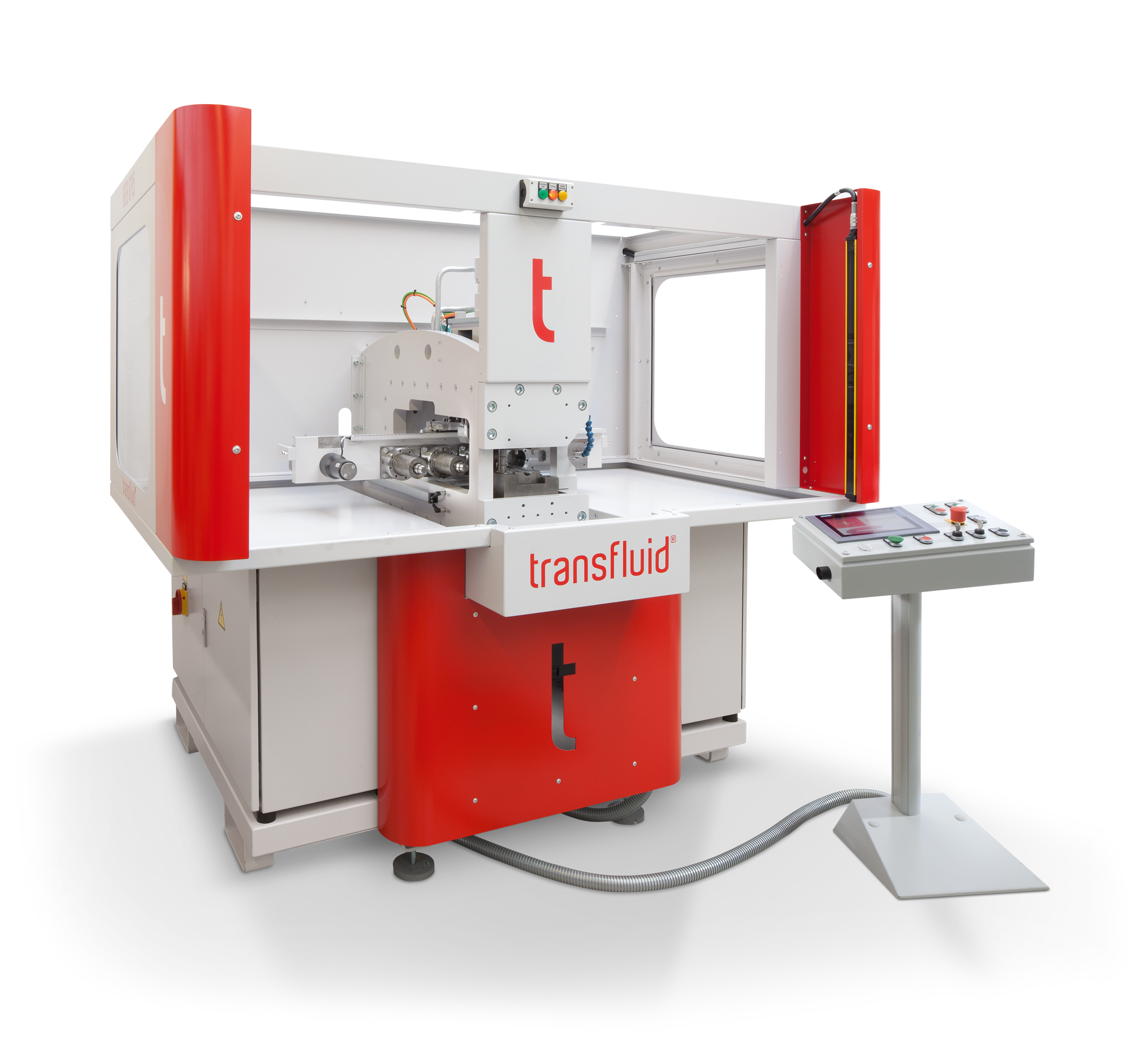 Rohrumformmaschine der t form BOOSTLINE‑Serie von transfluid mit mehreren hintereinander angeordneten Umformstationen.
