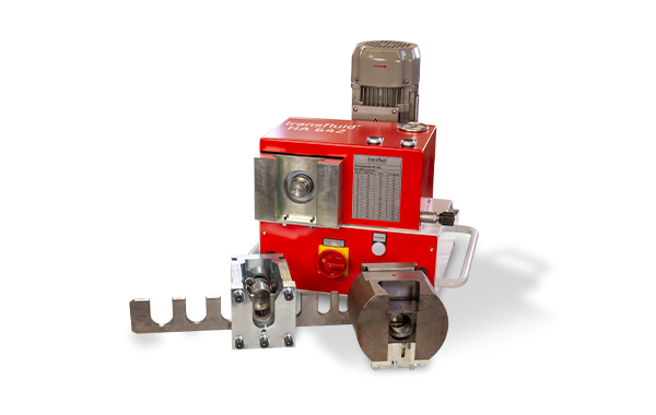 Transfluid Rohrumformmaschine mit Spannsystem und Hydraulikeinheit für präzise Rohrbearbeitung.
